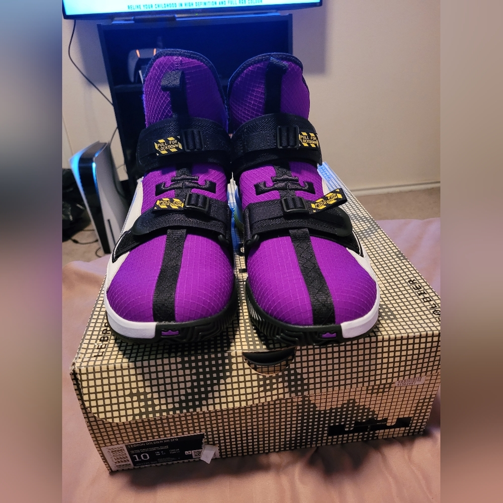 Size 10 Lebron James Soldier XIII SFG *LAKERS